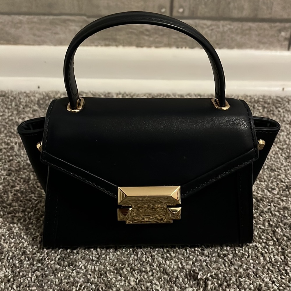 Authentic Michael Kors mini crossbody purse - Picture 3 of 11